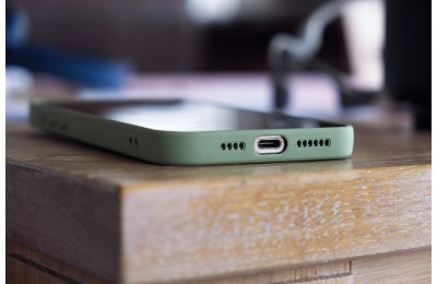 USB-C w iPhone 15 i 16 — które kable i ładowarki działają najszybciej?